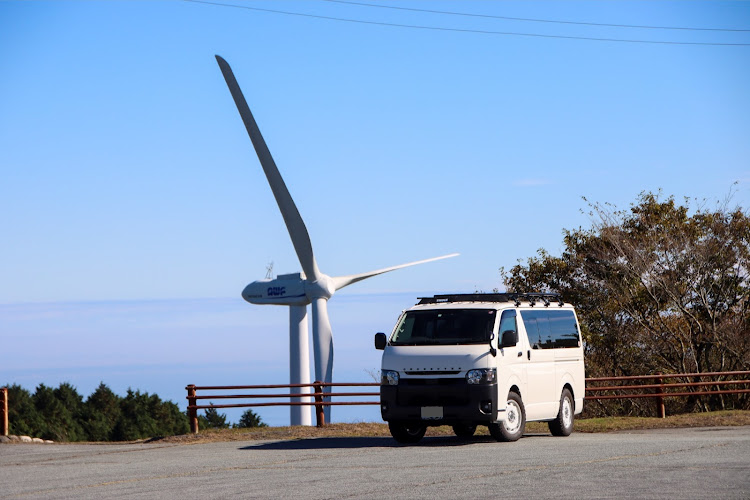 ハイエースバンのノーマル車高・青山高原・風力発電機・ラーチューン・ホルモンらーめん 8910に関するカスタム事例の投稿画像9枚目
