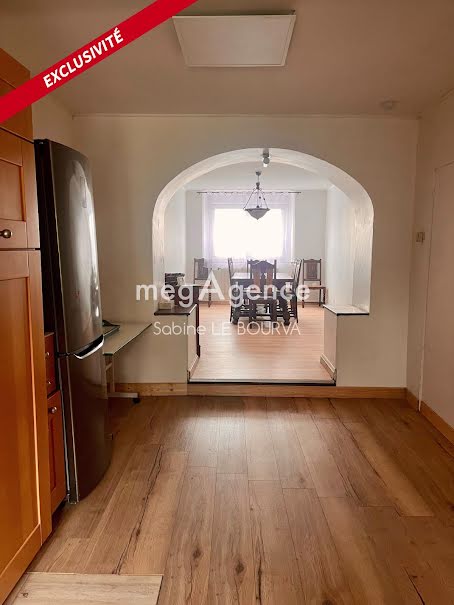 Vente maison 8 pièces 162 m² à Louargat (22540), 184 000 €