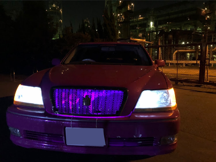 クラウンマジェスタの車高調整・マフラー交換・ヘッドライト交換に関するカスタム事例の投稿画像1枚目