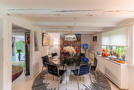 Maison avec piscine et jardin 4