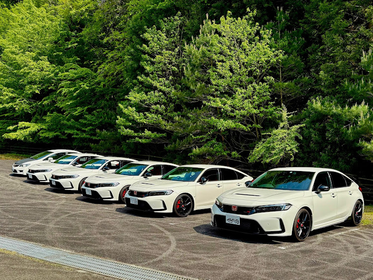 シビックタイプRの新緑コラボ・シビックタイプR・FD2・FK8に関するカスタム事例の投稿画像4枚目