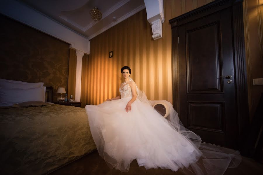 Wedding photographer Dmitriy Shumeev (wedmoment). Photo of 26 February 2016