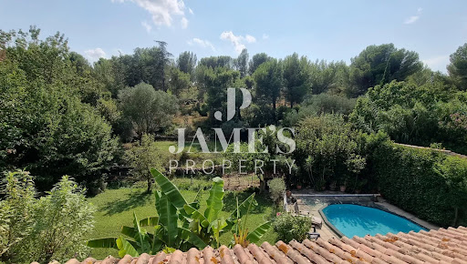 Maison avec piscine 3