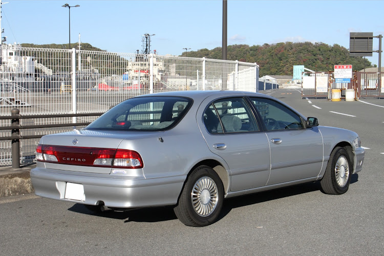 セフィーロのはみだし刑事情熱系・VQエンジン・劇用車仕様に関するカスタム事例の投稿画像3枚目