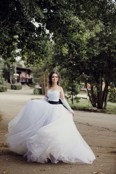 Photographe de mariage Lyudmila Pravdina (milafoto). Photo du 30 octobre 2017