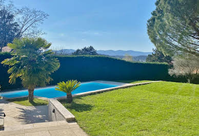 Maison avec piscine et terrasse 10