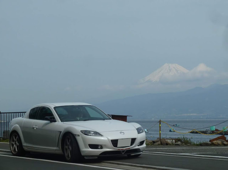 RX-8の富士山・コラボ・薄い・目を凝らせば・心眼に関するカスタム事例の投稿画像1枚目