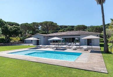 Villa avec piscine en bord de mer 13