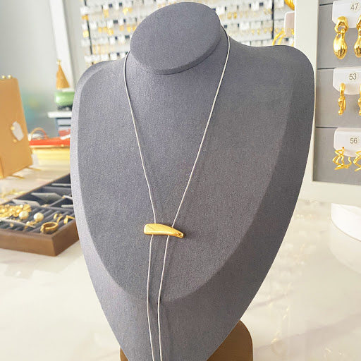Title 9, Fashionable Simple Special-interest Design Neck...
