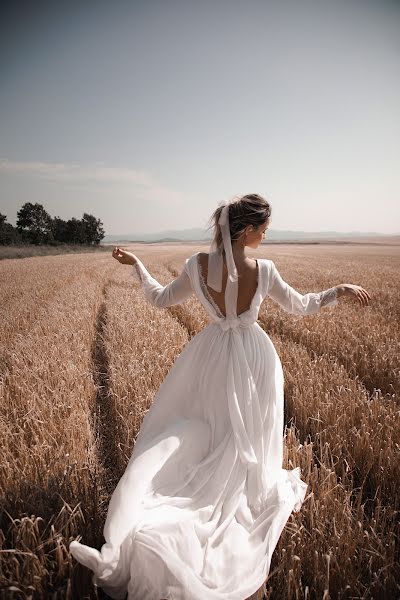 Fotógrafo de casamento Darya Kirsanova (kirsanovadarya). Foto de 31 de julho 2019