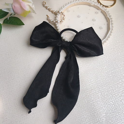 Black hair tie