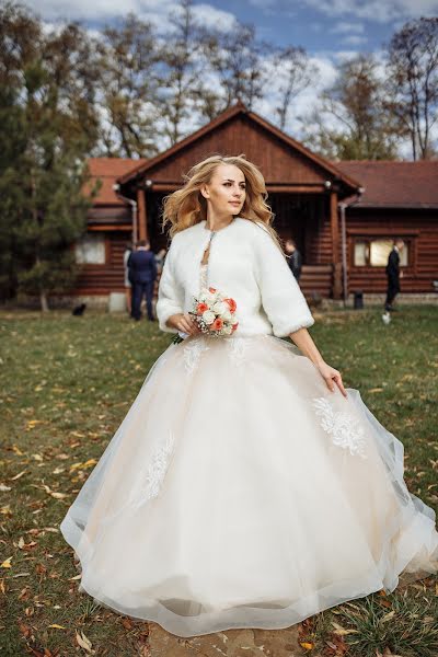 Wedding photographer Maksim Anoshka (anoshka). Photo of 17 June 2019