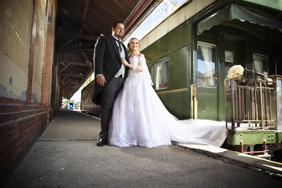 शादी का फोटोग्राफर Tania Ronquillo (taniaron)। मार्च 30 2019 का फोटो