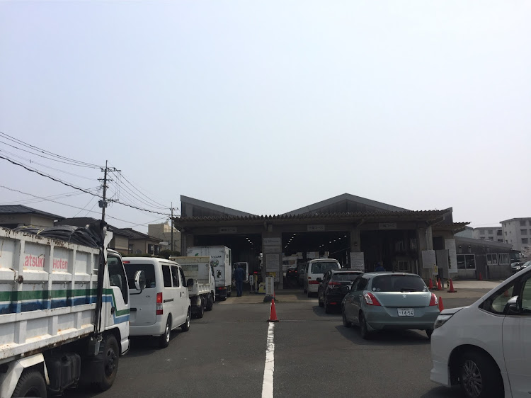 ハイエースバンのとりあえずユーザー車検・記載変更・車高短公認・次はガッツ外しに・洒落屯車に関するカスタム事例の投稿画像1枚目