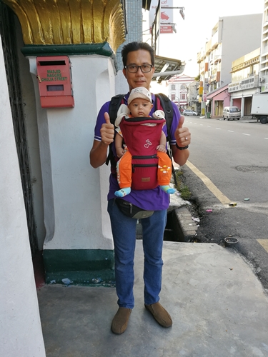 Amsyar dah ready nak berjalan-jalan