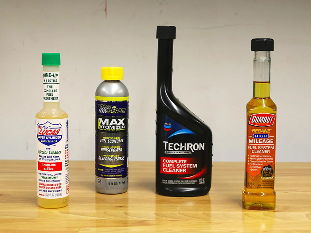 Carbon Cleaner vs Injector Cleaner: 5 Key Differences