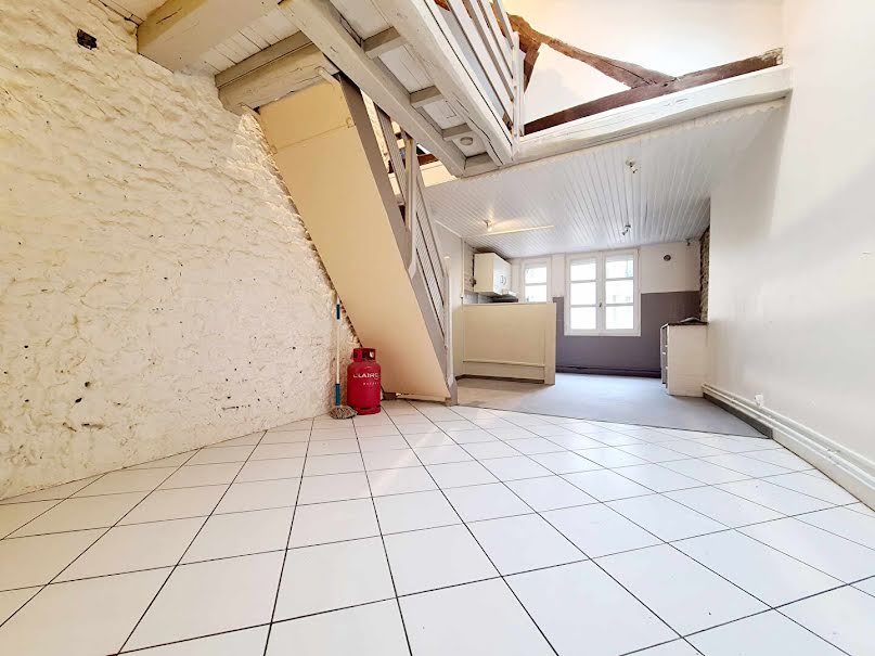 Location  appartement 4 pièces 99 m² à Chaumont (52000), 590 €