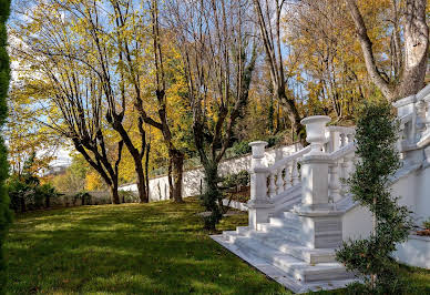 Hôtel particulier avec jardin 1