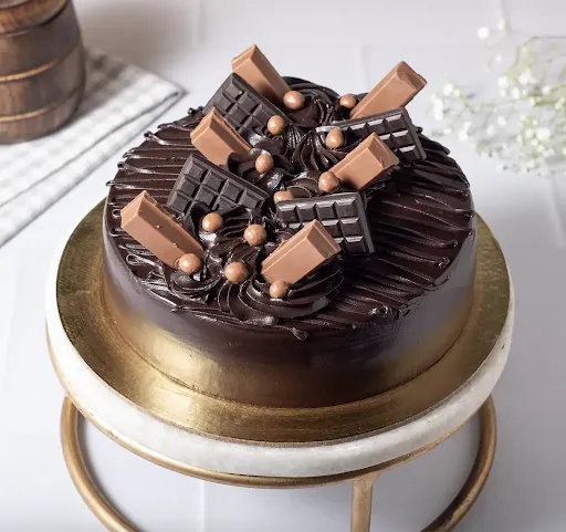 Eggless KitKat Cake