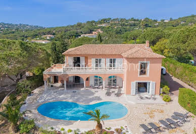 Villa avec piscine et terrasse 12