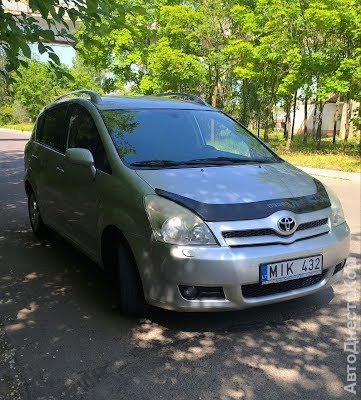 продам авто Toyota Avensis Verso Avensis Verso фото 2