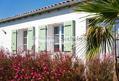 Seaside house with pool and terrace 2