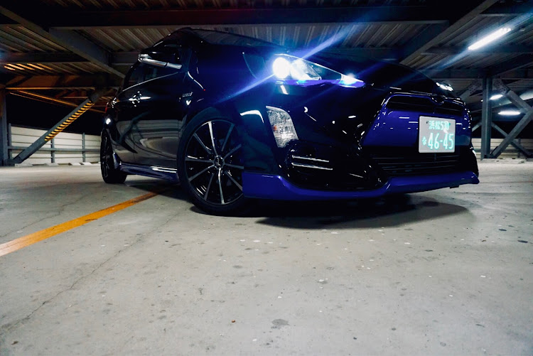アクアの夜の立体駐車場・ドライブ・紅葉🍁に関するカスタム事例の投稿画像1枚目