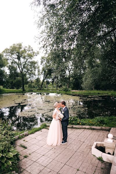 Fotógrafo de casamento Marina Zhazhina (id1884914). Foto de 11 de agosto 2021