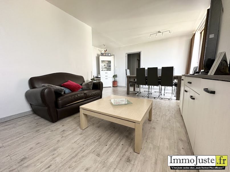 Vente appartement 4 pièces 84 m² à Elancourt (78990), 187 000 €