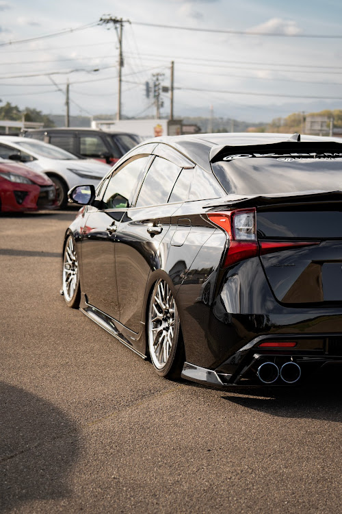 プリウスのKuhl Racing・VERZ-WHEELS・5月もよろしくお願いします・GW・ゴールデンウィークに関するカスタム事例の投稿画像3枚目