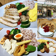 粟米肉粒 Sumirouli Kitchen & Cafe