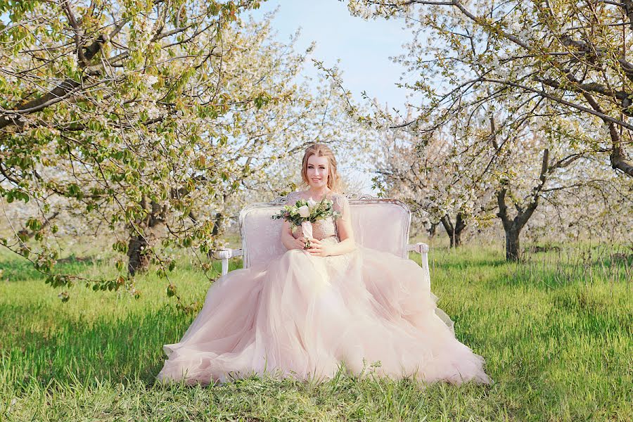 Wedding photographer Lyudmila Dobrovolskaya (lusy). Photo of 1 June 2017