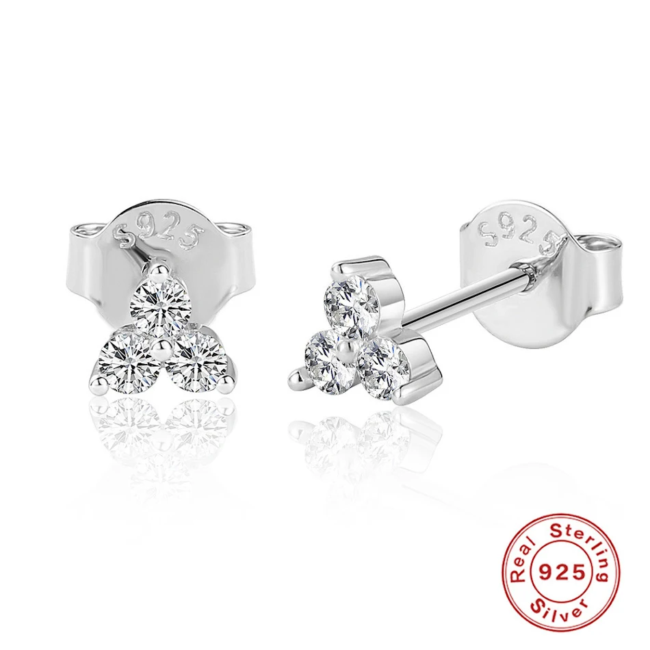 D Color 5 Karat Moissanit Klassische Dreifach-Diamant Ohrstecker für zeitlosen Glanz und funkelnden Auftritt.
