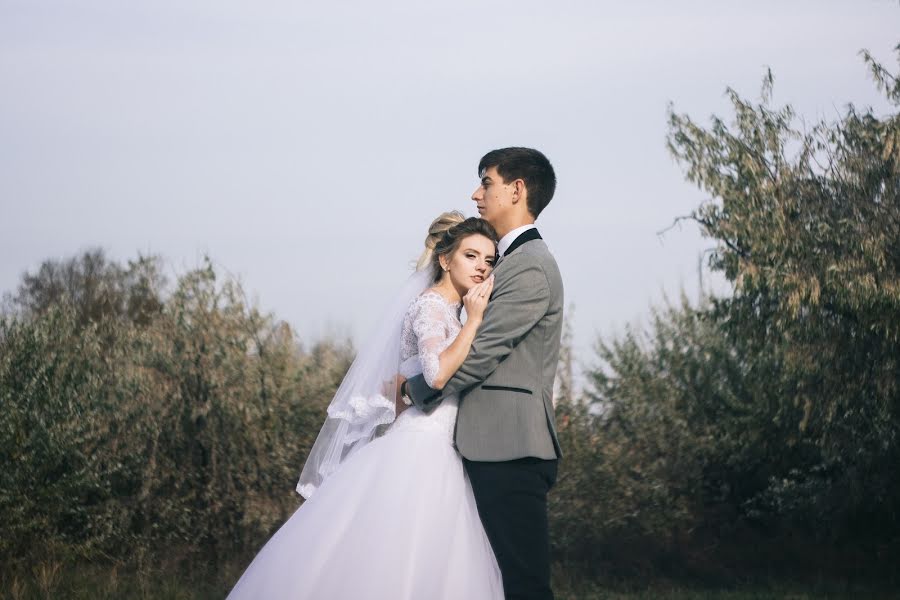 Fotógrafo de casamento Viktoriya Romenskaya (romenskayavika). Foto de 19 de agosto 2019