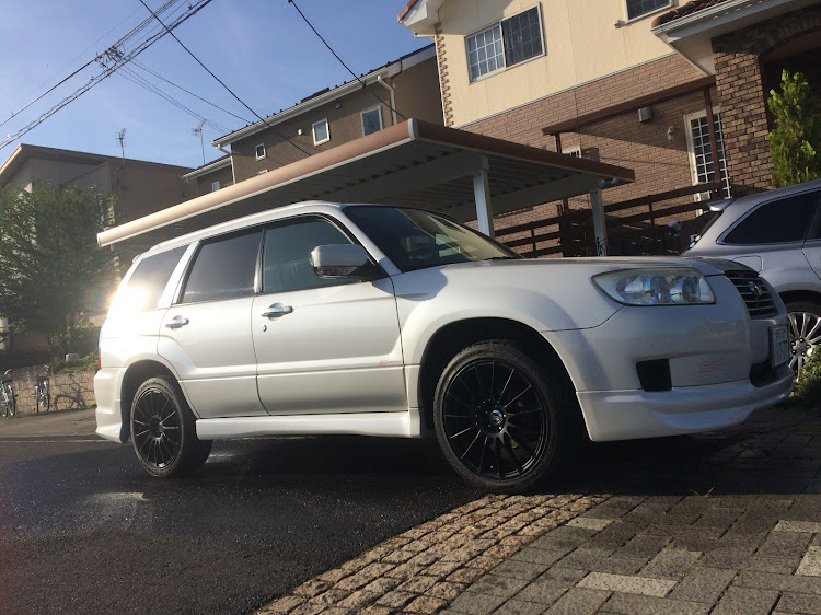 フォレスターのレッドメモリー・洗車・１週間お疲れさまでしたに関するカスタム事例の投稿画像2枚目