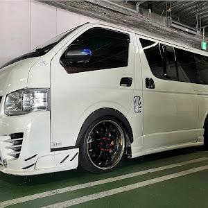 ハイエースバン TRH200V