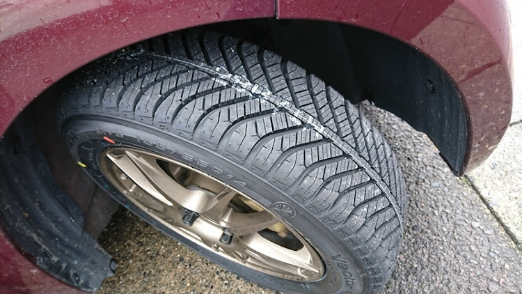 NボックスのN-BOX・GOODYEAR・Vector 4Seasons Hybrid・155/65R14に関するカスタム事例の投稿画像7枚目