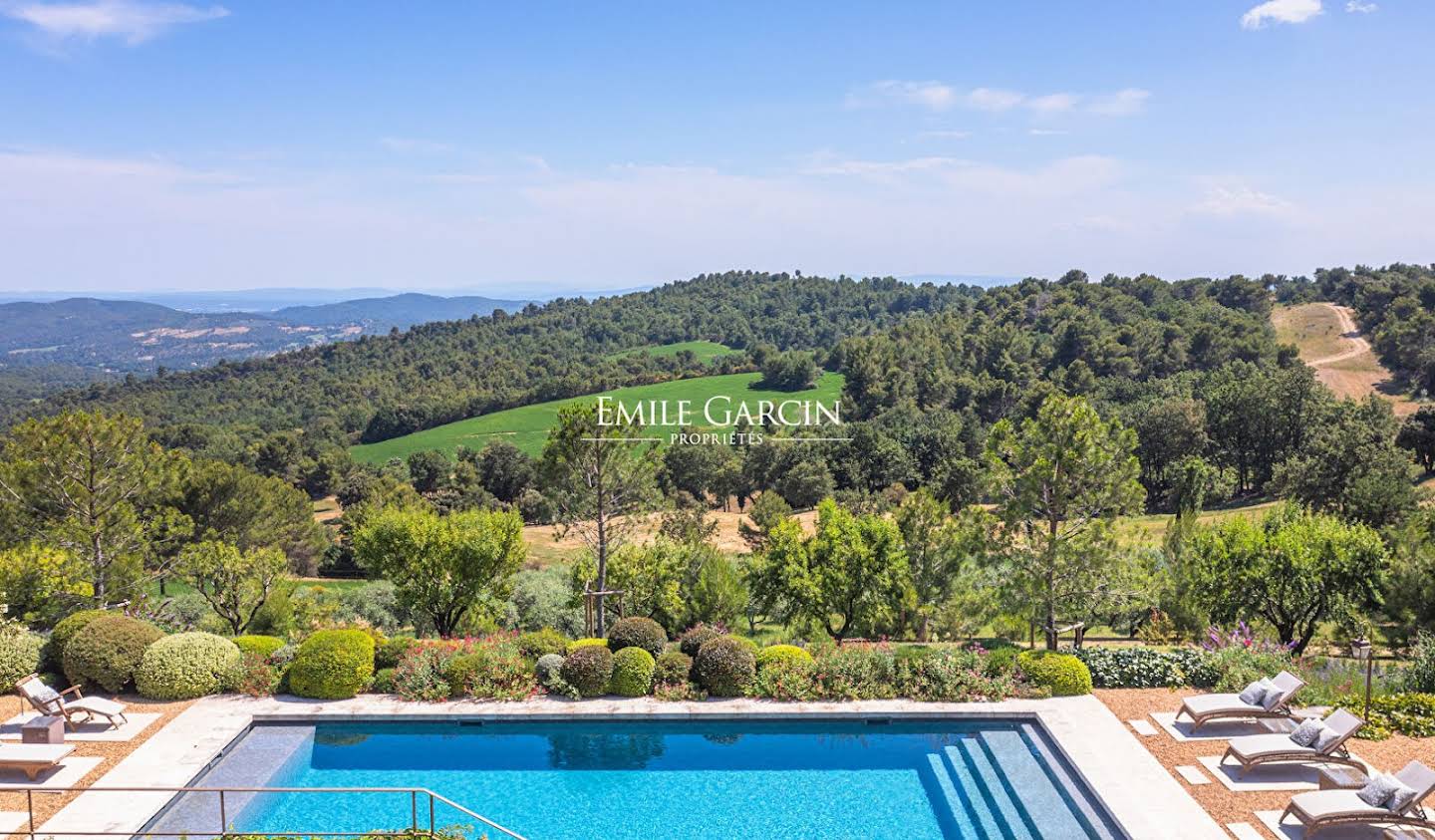 Propriété avec piscine La Bastide-des-Jourdans