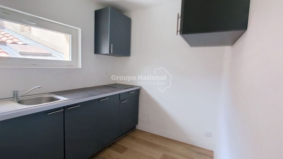 Location  appartement 2 pièces 40 m² à Bollene (84500), 550 €