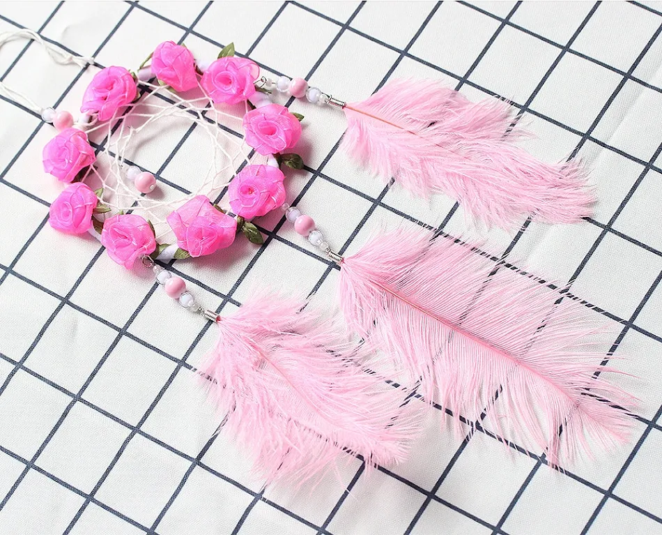 Ženski Dreamcatcher Wind Chimes, dekoracija sobe sa roze nojevim perjem, opuštajuće i umetničko uređenje doma.