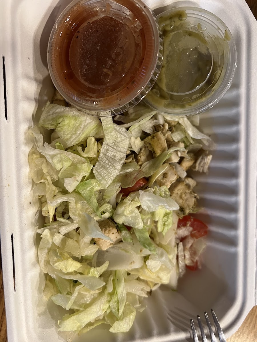 Chicken, lettuce, onions and tomatoes