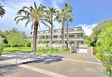 Apartment with terrace and pool 5