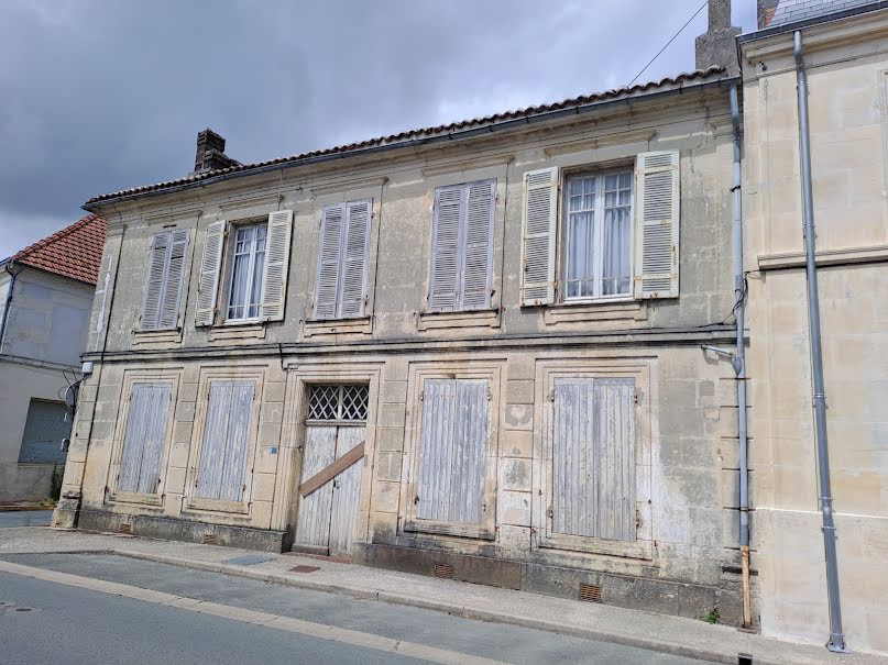 Vente maison 3 pièces 200 m² à Brizambourg (17770), 75 000 €