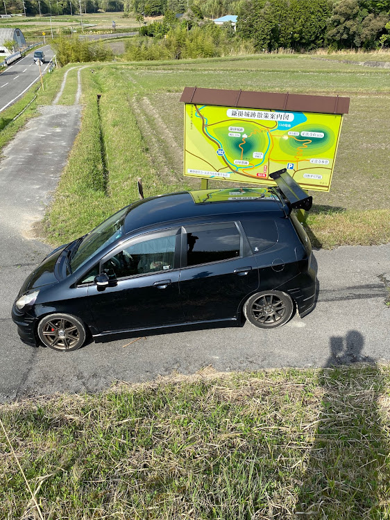 フィットの低そうで低くない少し低い車・本シャクナゲと愛機のコラボ🤳・新緑の季節・約、40年振りくらいの山⛰歩き😵‍💫🤭🤳・いつもイイネ&コメントありがとうございます🙇‍♂️に関するカスタム事例の投稿画像20枚目