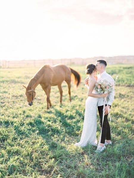 Fotografo di matrimoni Anton Kicker (kicker). Foto del 4 luglio 2020