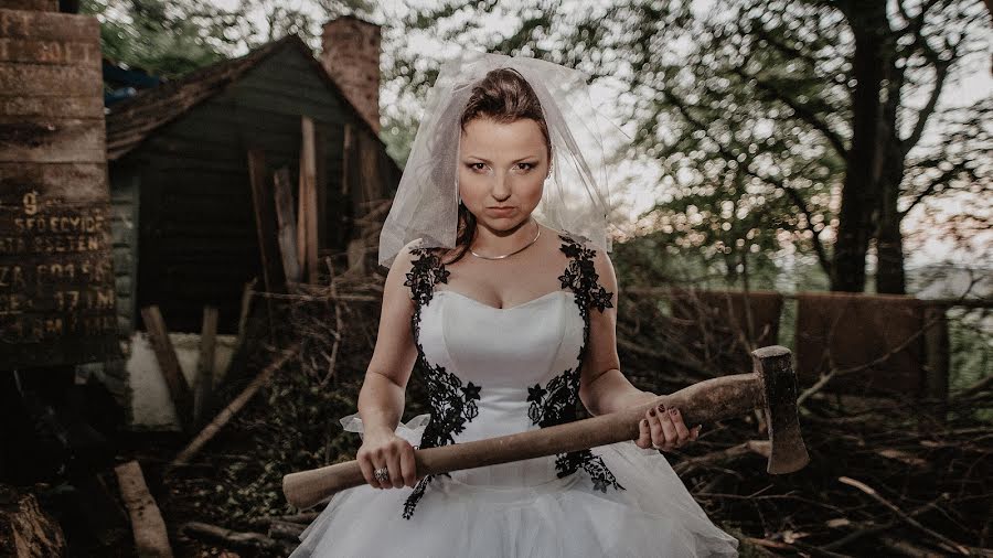 Fotograful de nuntă Szabolcs Csehak (fallingleaves). Fotografia din 7 iunie 2021