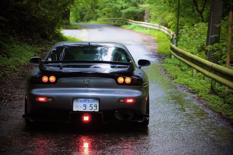 RX-7のスピリットR・カッコイイFD保存会・夏が終わる・絵になるクルマに関するカスタム事例の投稿画像2枚目