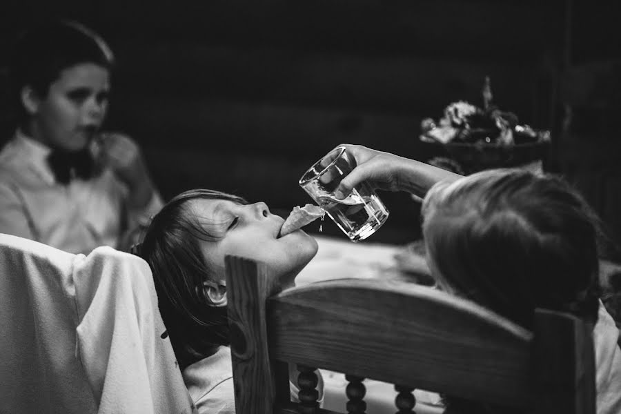 結婚式の写真家Dima Sikorski (sikorsky)。2016 10月17日の写真