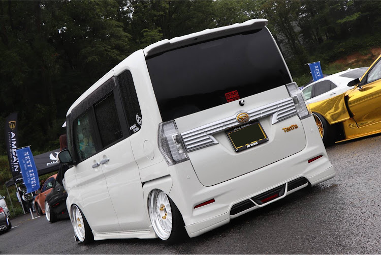タントカスタムのTOP STYLE・様子のおかしい車・コラボ撮影・キャンギャル撮影に関するカスタム事例の投稿画像3枚目