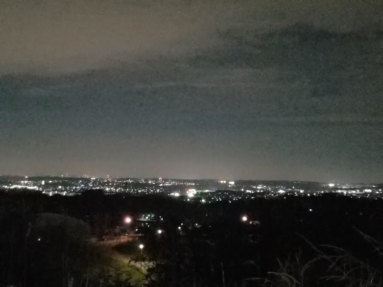 エルグランドの休憩・夜景・ない(´；ω；`)・あと少しに関するカスタム事例の投稿画像1枚目
